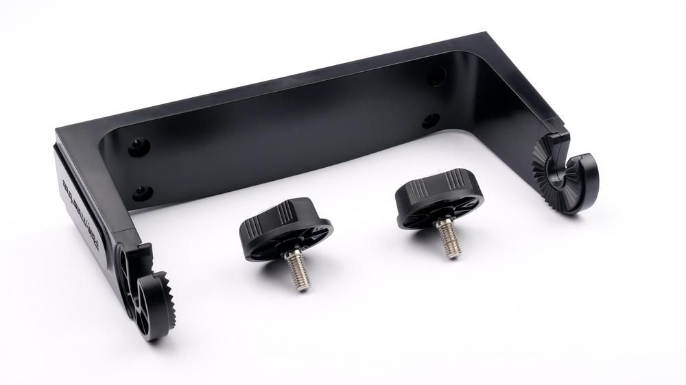 raymarine-element-7-mounting-bracket-for-nautical-electronics-installation-accessory-for-boats-raymarine-1 Raymarine RM-R70647 Staffa di montaggio Raymarine Element 7 per Elettronica Nautica - Accessorio di Installazione per Barche - immagine 1